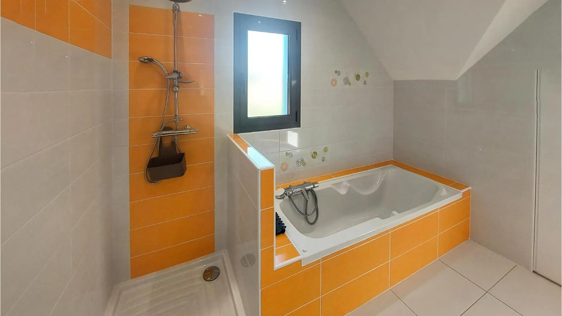 2 Bedroom Lovely Apartment In بلانْرونوال 0*,  فرنسا